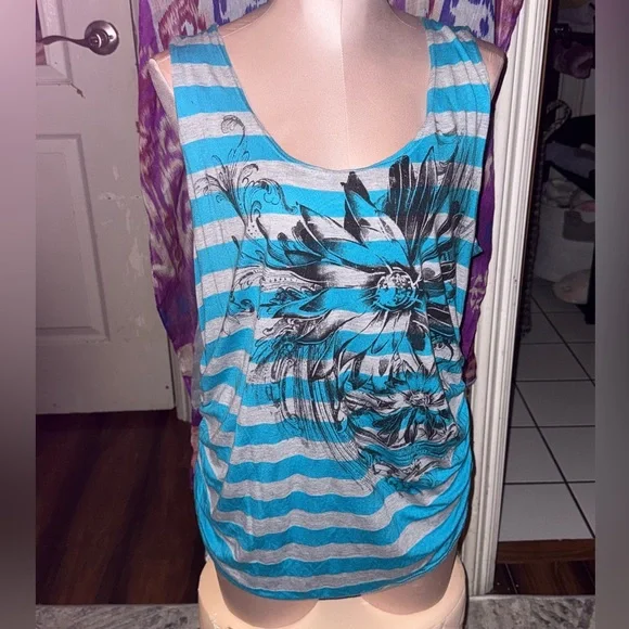 ⭐️3/$15 ⭐️ Julie's Closet Turquoise and Gray striped Floral Tank - Picture 2 of 8
